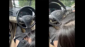 Người yêu mưa thích bú bú trên xe ô tô